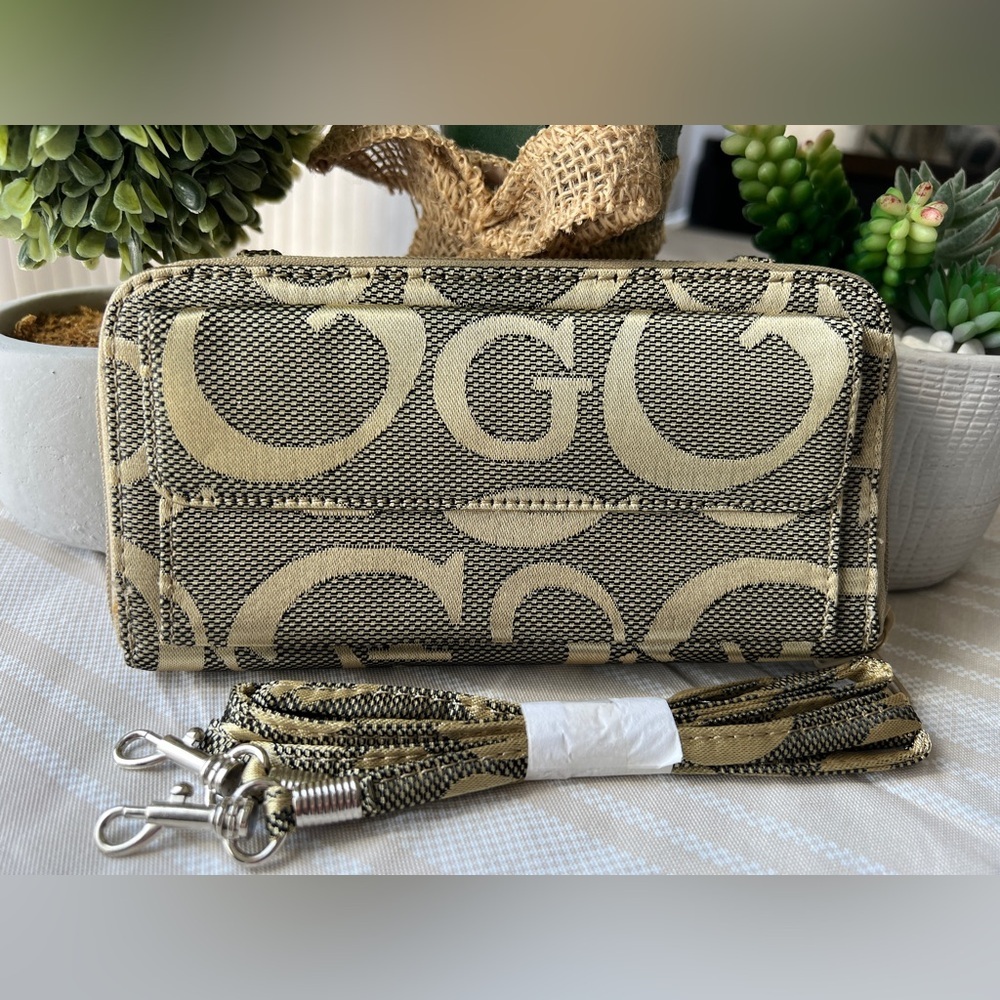 Gold “G” crossbody/wallet